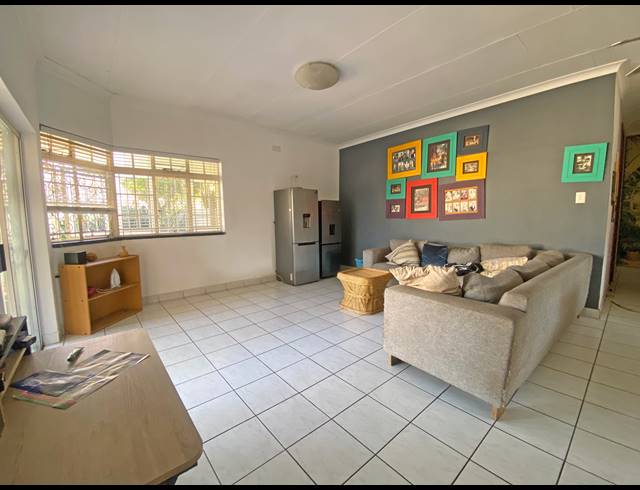 508M² BUILDING FOR SALE IN COLBYN
